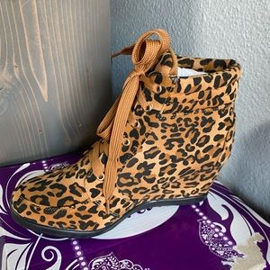 Cheetah wedges